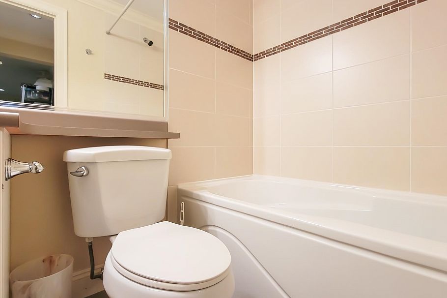 203 E 18th Street North Vancouver, BC - 24