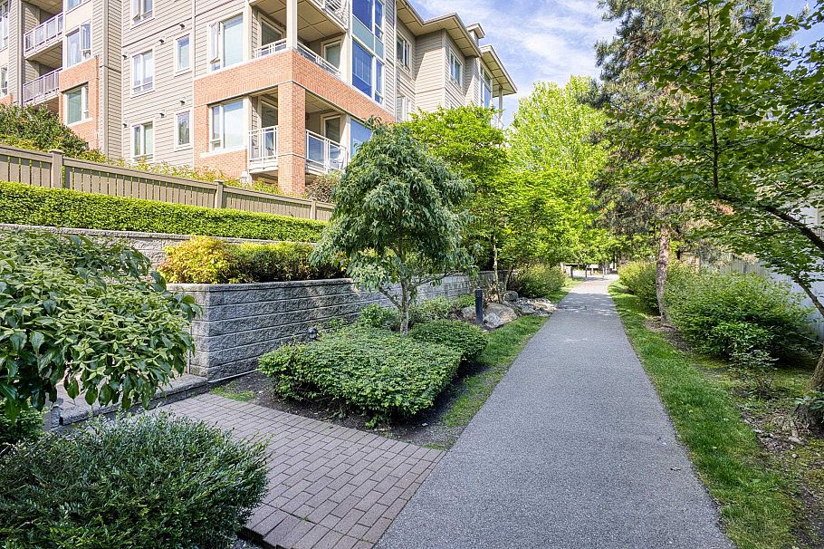 227 119 W 22nd Street North Vancouver, BC - 23