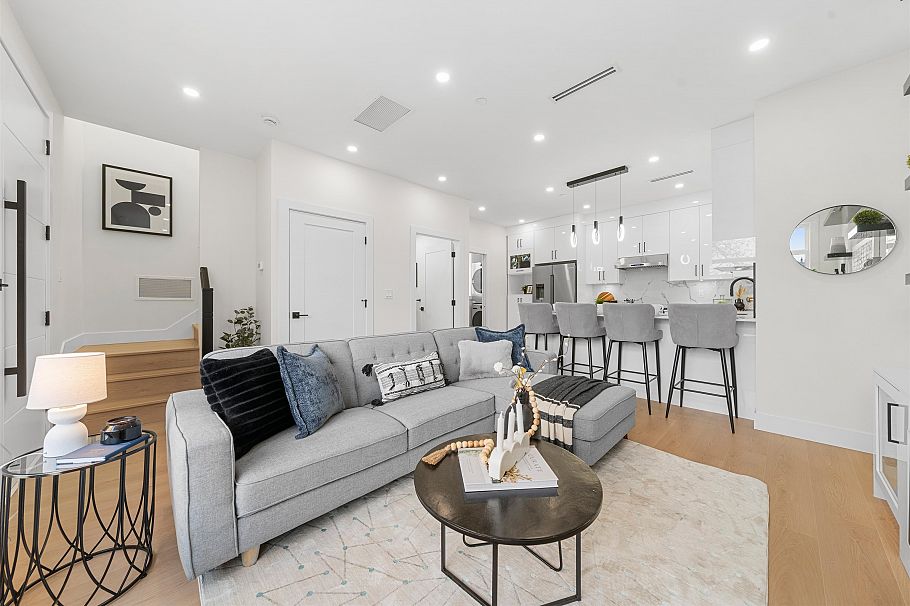 279 E 48th Avenue Vancouver, BC - 8