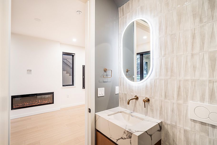 7960 Inverness Street Vancouver, BC - 4