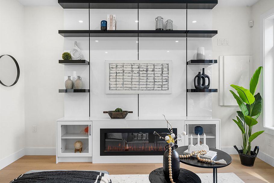 279 E 48th Avenue Vancouver, BC - 3