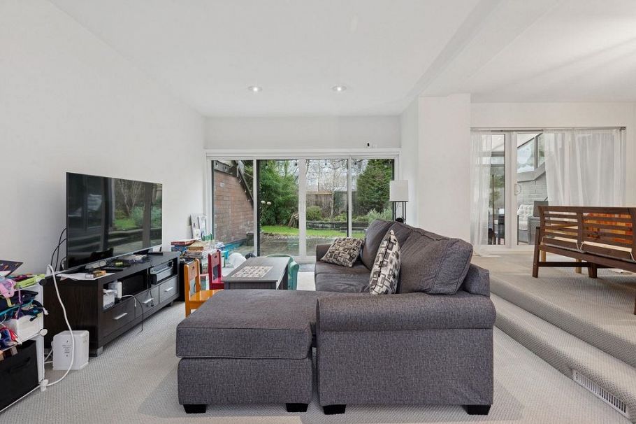 6605 Turnberry Crescent Vancouver, BC - 2