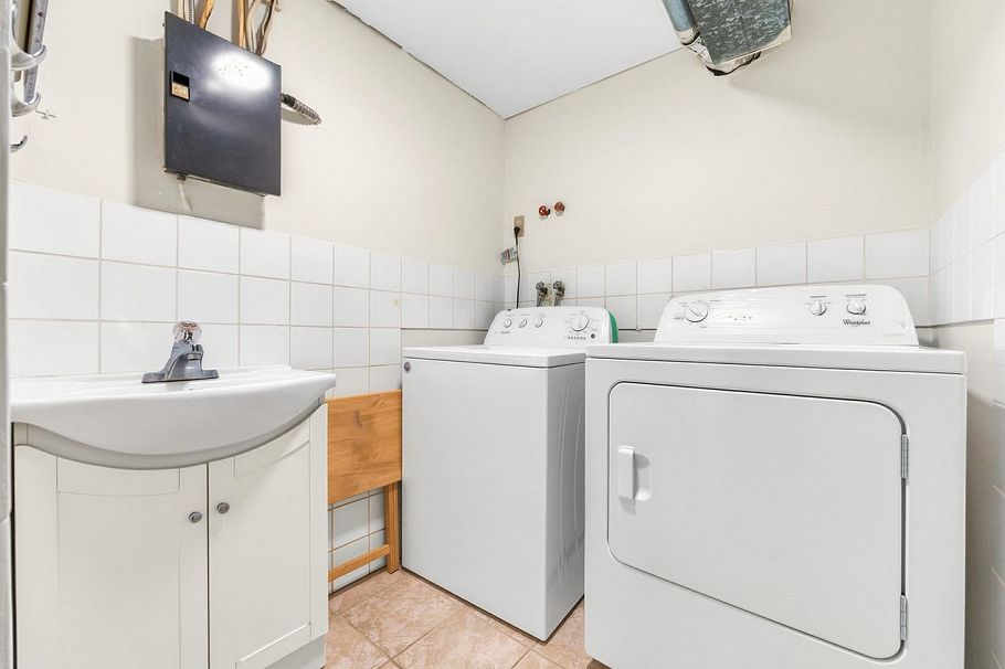 45 3425 E 49th Avenue Vancouver, BC - 31