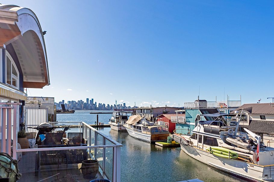 29 415 Esplanade Avenue North Vancouver, BC - 2