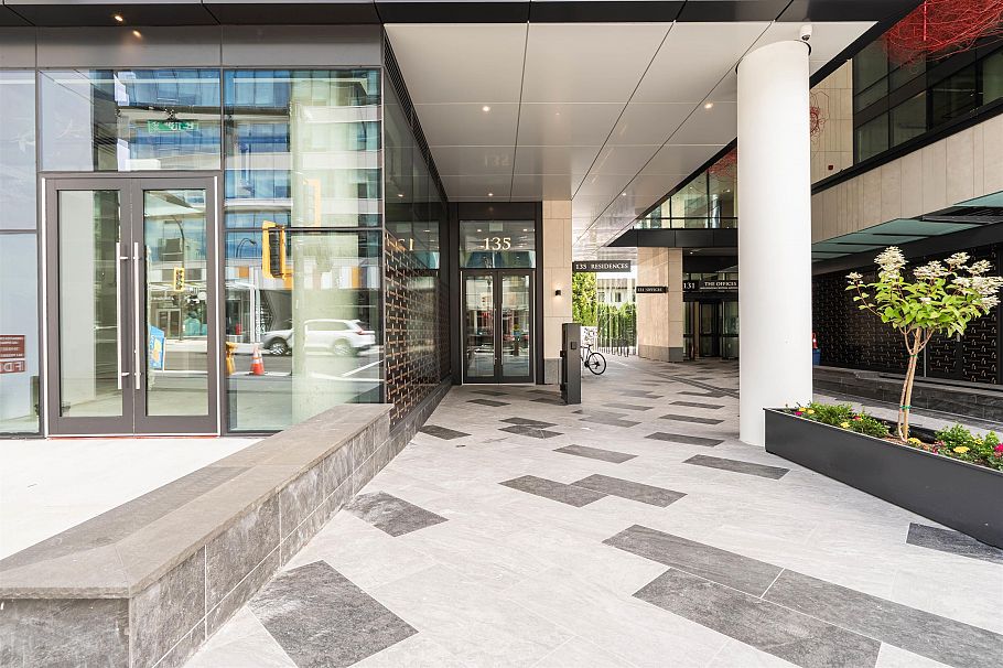 410 135 E 13th Street North Vancouver, BC - 39