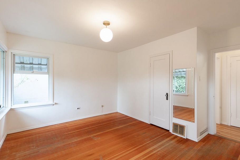 21 E 41st Avenue Vancouver, BC - 13