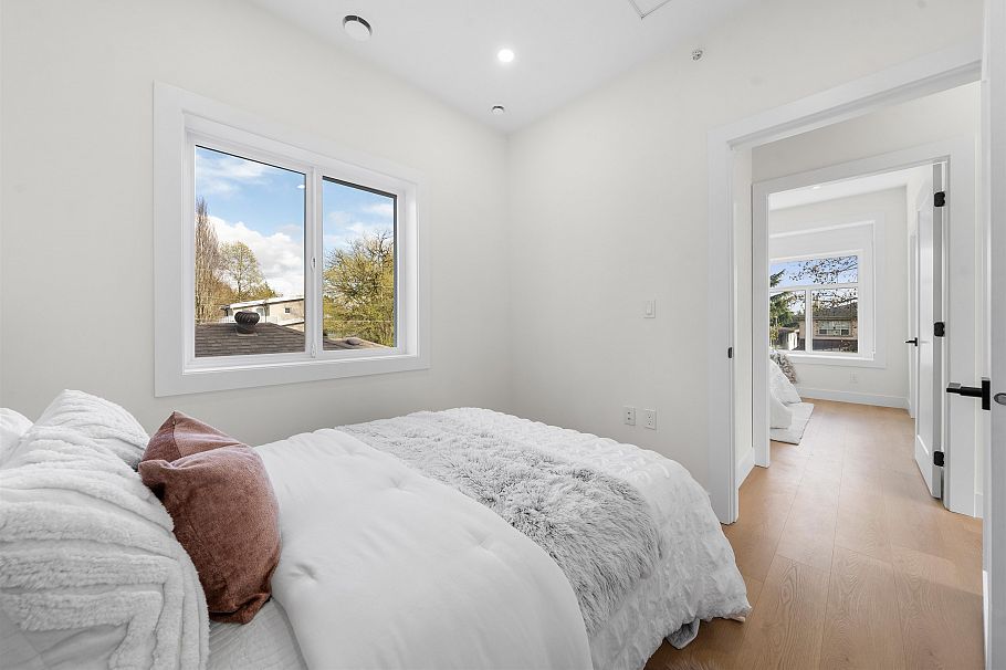 279 E 48th Avenue Vancouver, BC - 29