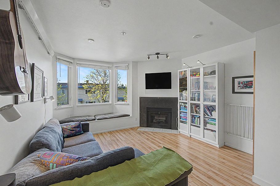 130 Lakewood Drive Vancouver, BC - 1