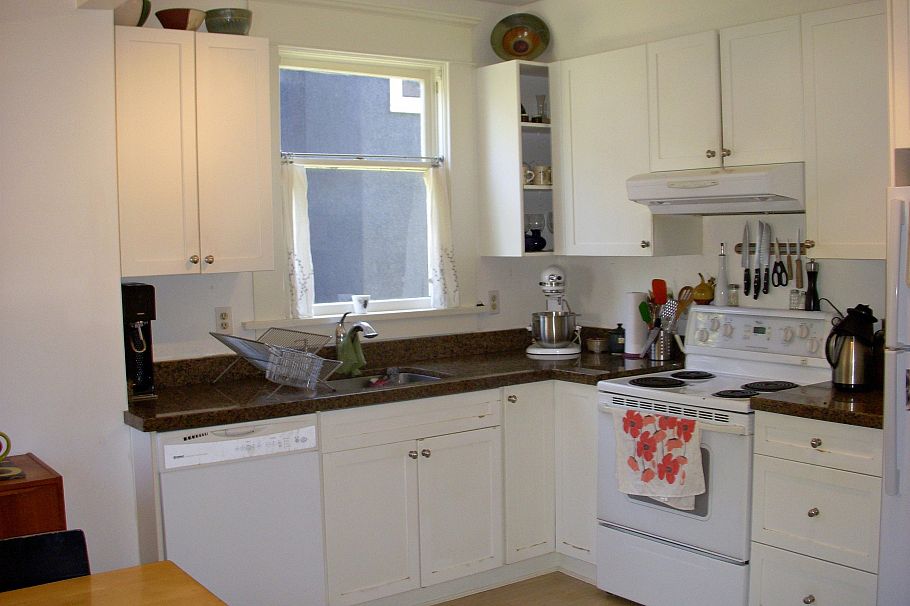 2047 W 14th Avenue Vancouver, BC - 5