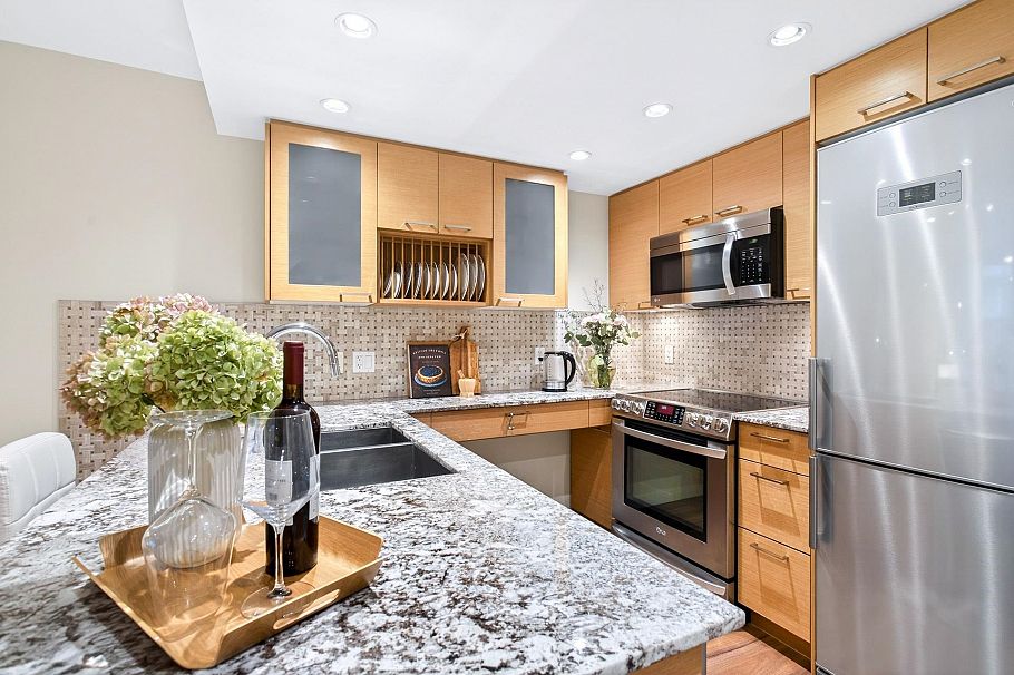 413 135 E 17 Street North Vancouver, BC - 9