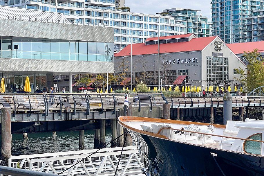 227 119 W 22nd Street North Vancouver, BC - 35