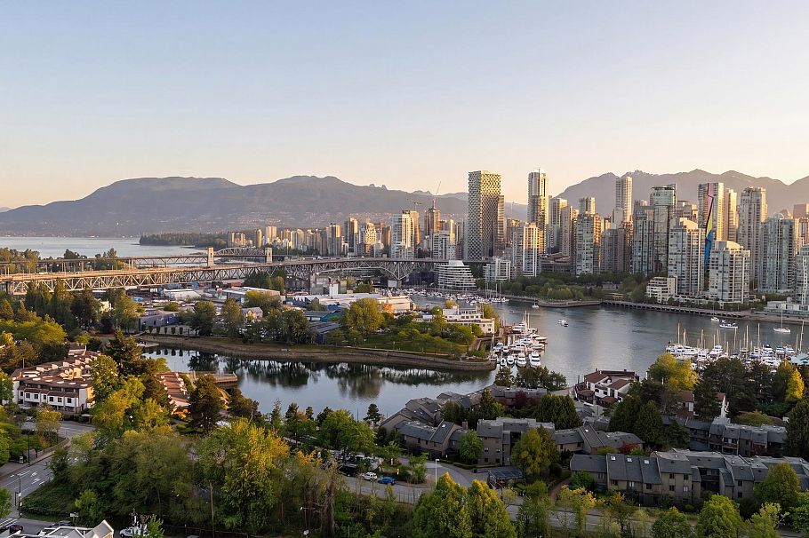 1229 W 8th Avenue Vancouver, BC - 33