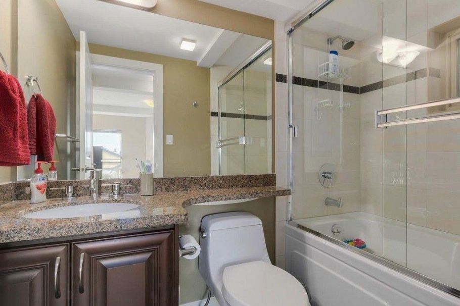 7 215 E 4th Street North Vancouver, BC - 11