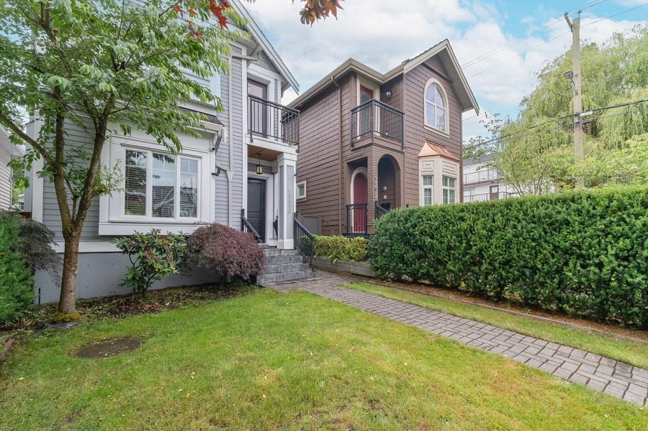 3288 W 32nd Avenue Vancouver, BC - 32