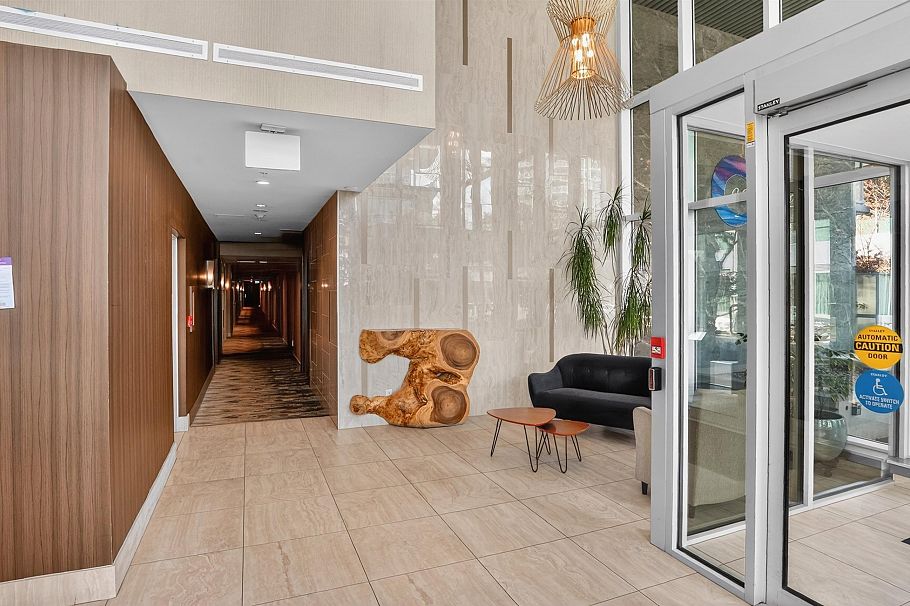 110 175 Victory Ship Way North Vancouver, BC - 30