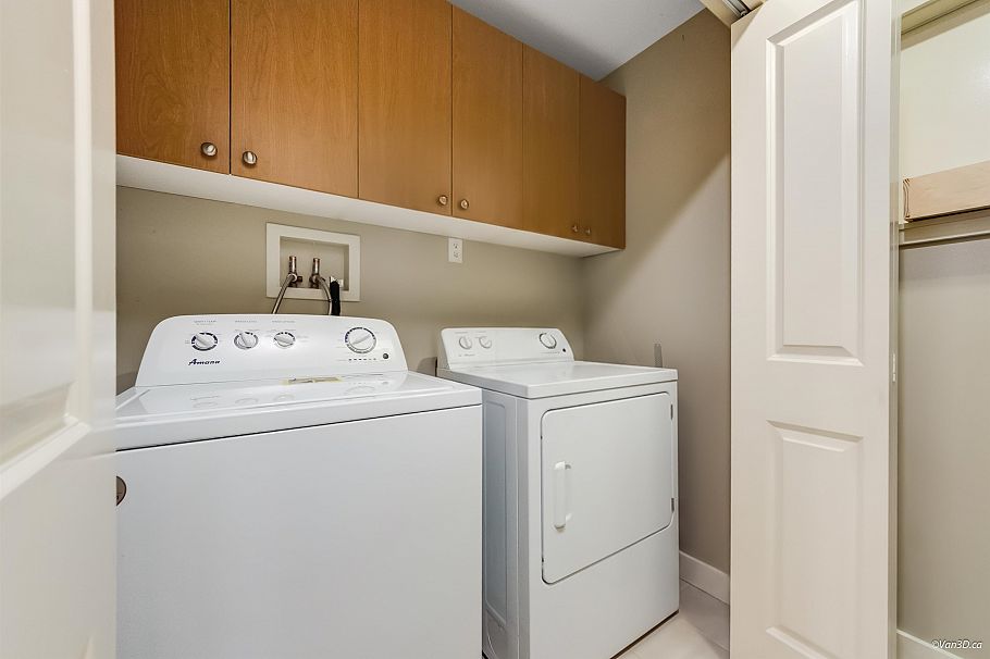 2457 E 3rd Avenue Vancouver, BC - 24