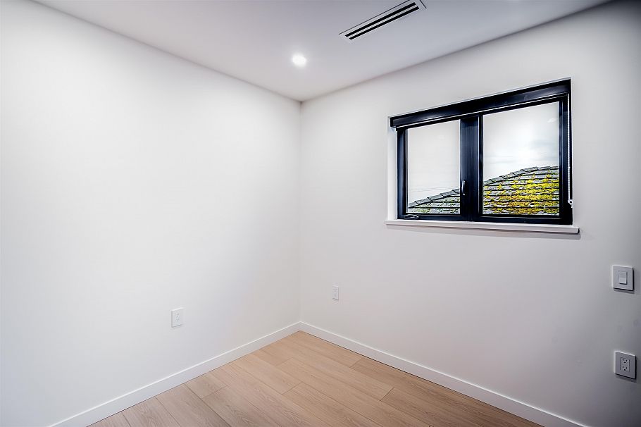 7962 Inverness Street Vancouver, BC - 11