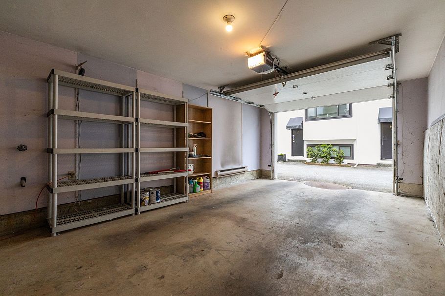 1229 W 8th Avenue Vancouver, BC - 26