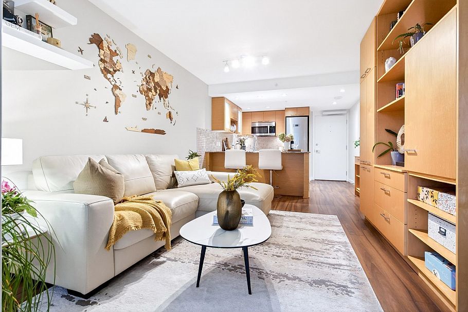 413 135 E 17 Street North Vancouver, BC - 2