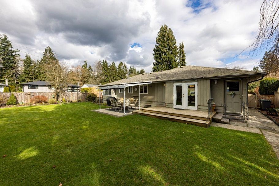 2693 Poplynn Drive North Vancouver, BC - 6