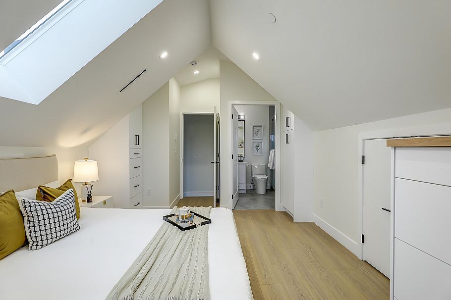 1 3695 E 26 Avenue Vancouver, BC - 28