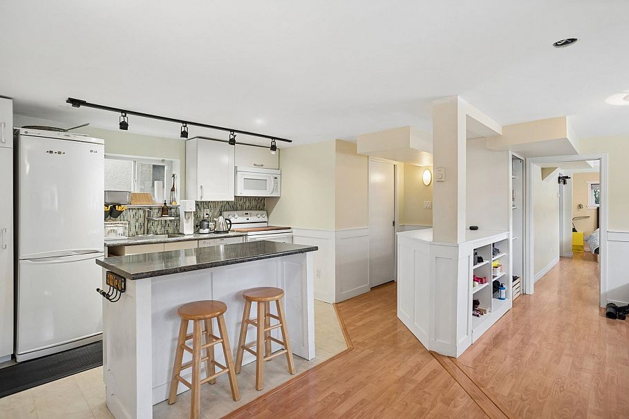 494 E 18th Avenue Vancouver, BC - 28