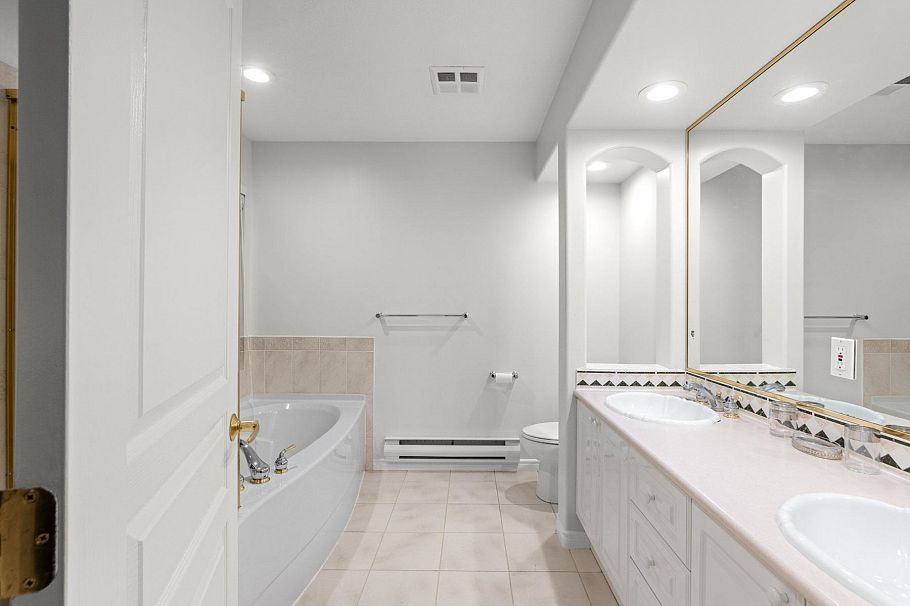 1188 Strathaven Drive North Vancouver, BC - 19