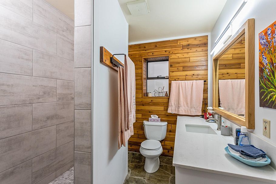 5639 White Pine Lane North Vancouver, BC - 25