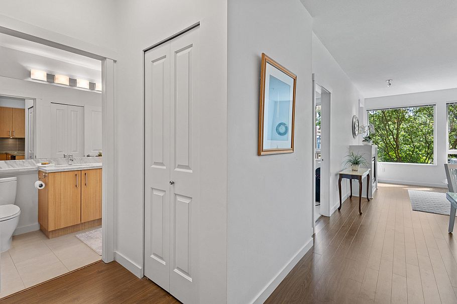 227 119 W 22nd Street North Vancouver, BC - 12