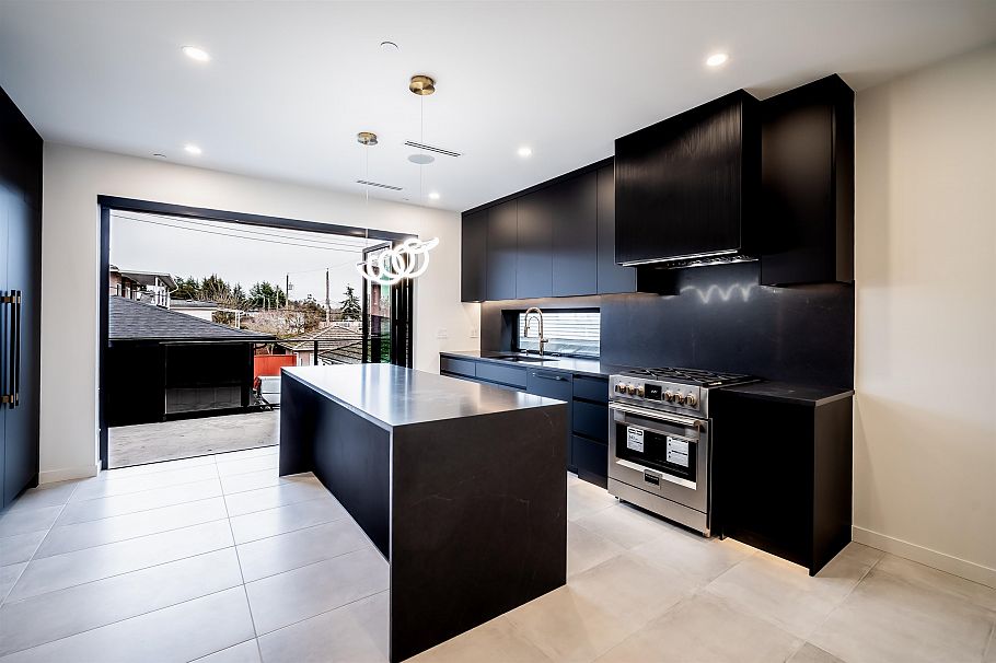 7962 Inverness Street Vancouver, BC - 3