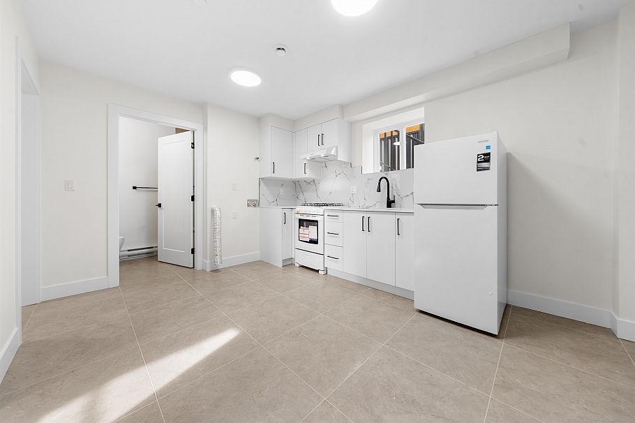 279 E 48th Avenue Vancouver, BC - 38