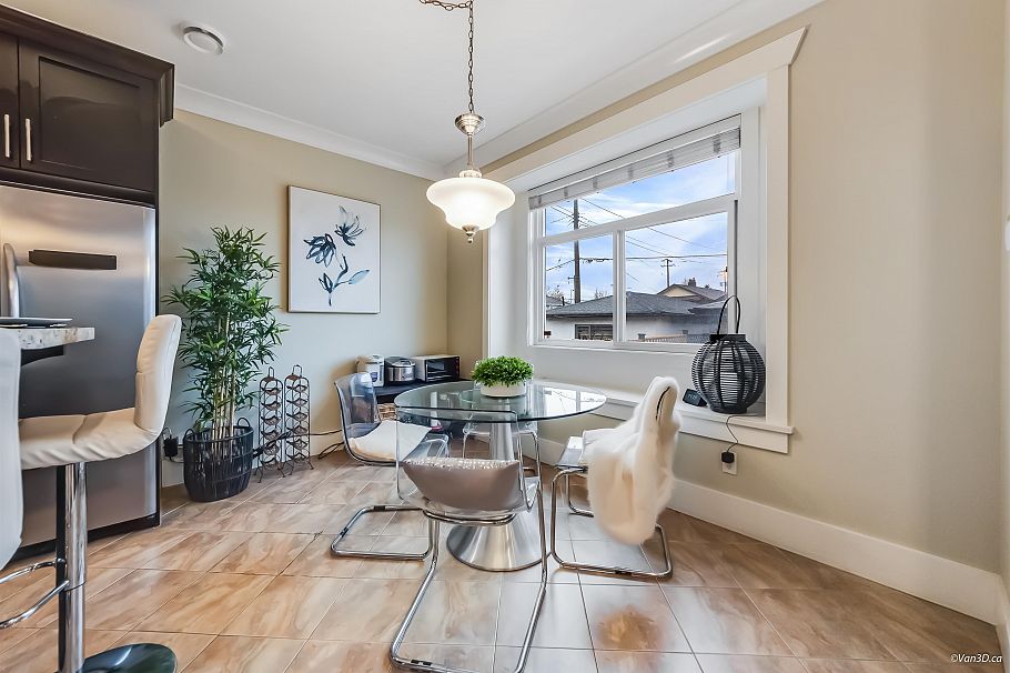 2457 E 3rd Avenue Vancouver, BC - 10