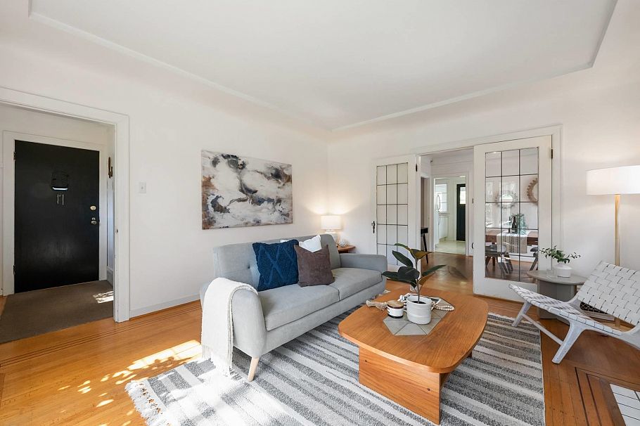 85 W 21st Avenue Vancouver, BC - 3