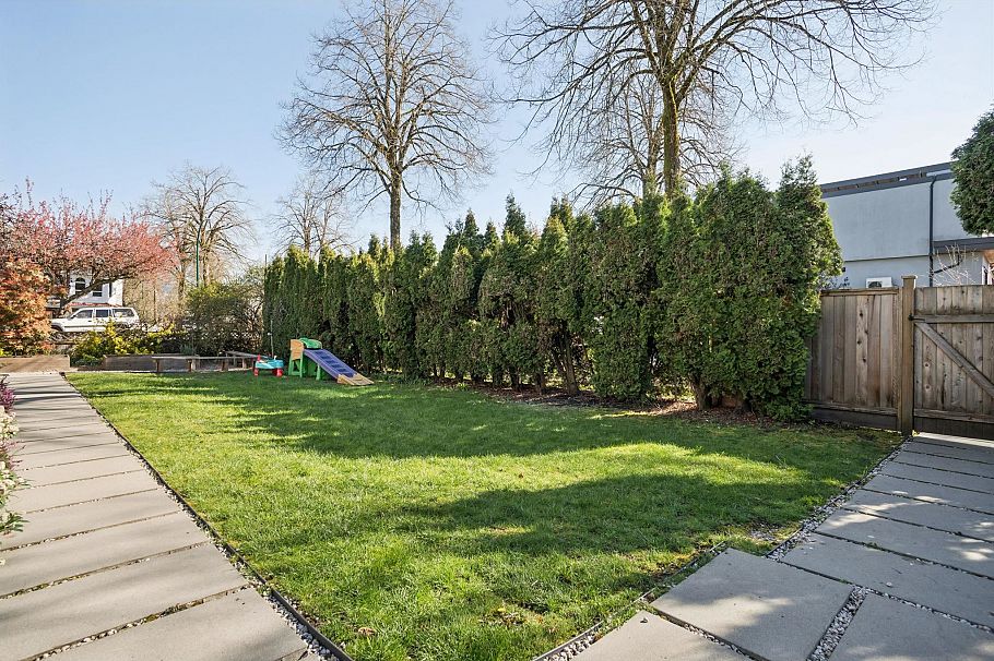 494 E 18th Avenue Vancouver, BC - 39