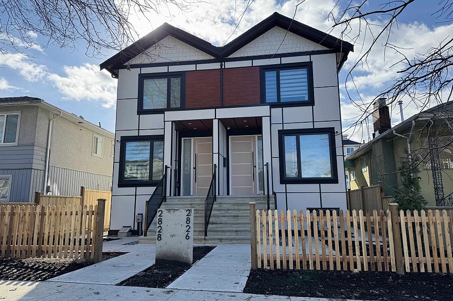 2828 Cheyenne Avenue Vancouver, BC - 1