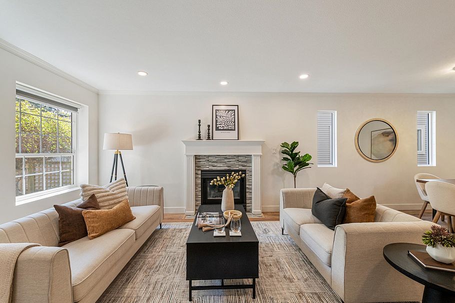 2111 Philip Avenue North Vancouver, BC - 3