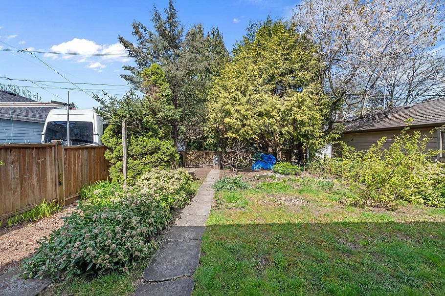 85 W 21st Avenue Vancouver, BC - 25