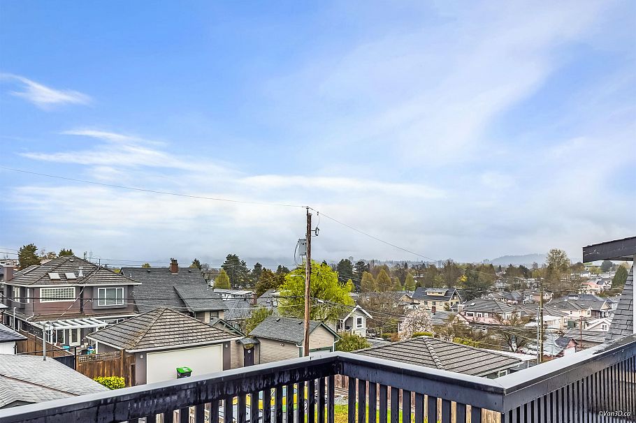 2457 E 3rd Avenue Vancouver, BC - 23