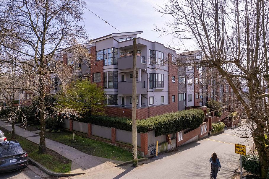 203 305 Lonsdale Avenue North Vancouver, BC - 29