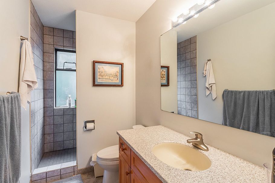 5639 White Pine Lane North Vancouver, BC - 19