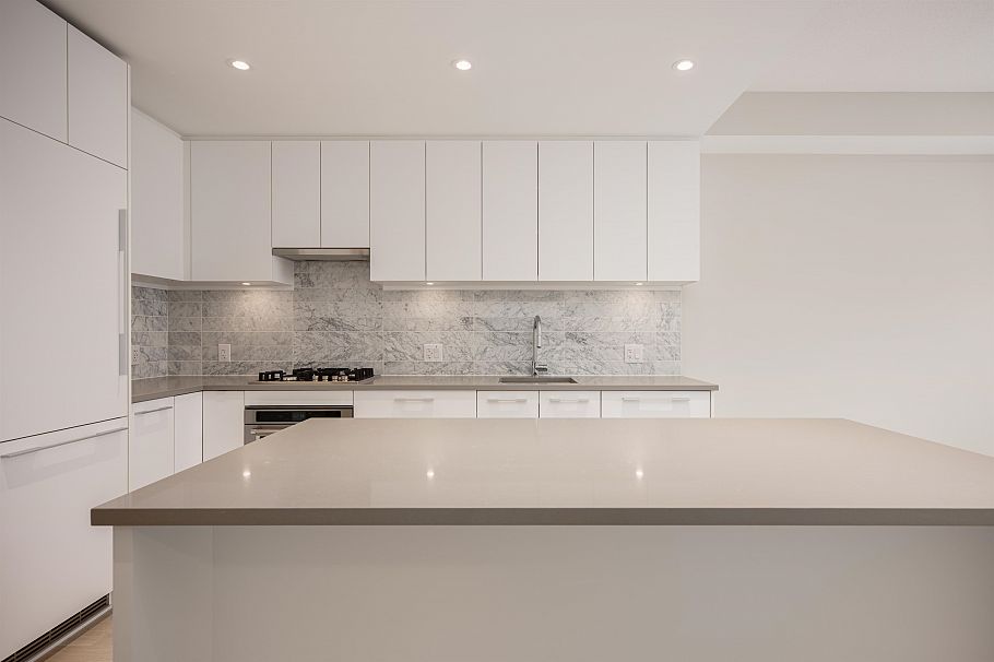 414 110 E 17th Street North Vancouver, BC - 12