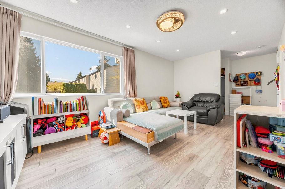 45 3425 E 49th Avenue Vancouver, BC - 11