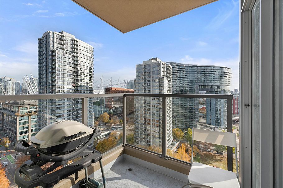 1902 989 Beatty Street Vancouver, BC - 1