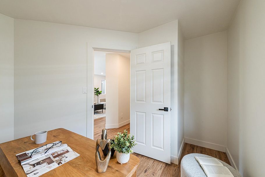 2111 Philip Avenue North Vancouver, BC - 9