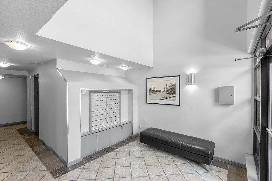 203 305 Lonsdale Avenue North Vancouver, BC - 24