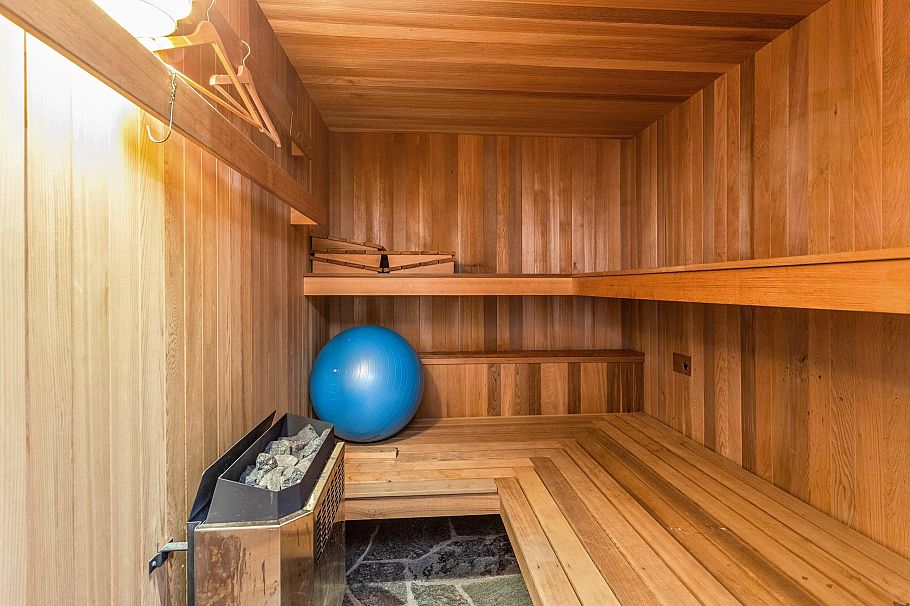 5639 White Pine Lane North Vancouver, BC - 24