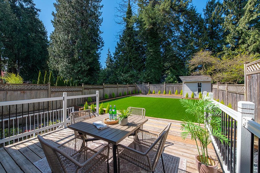 2111 Philip Avenue North Vancouver, BC - 2