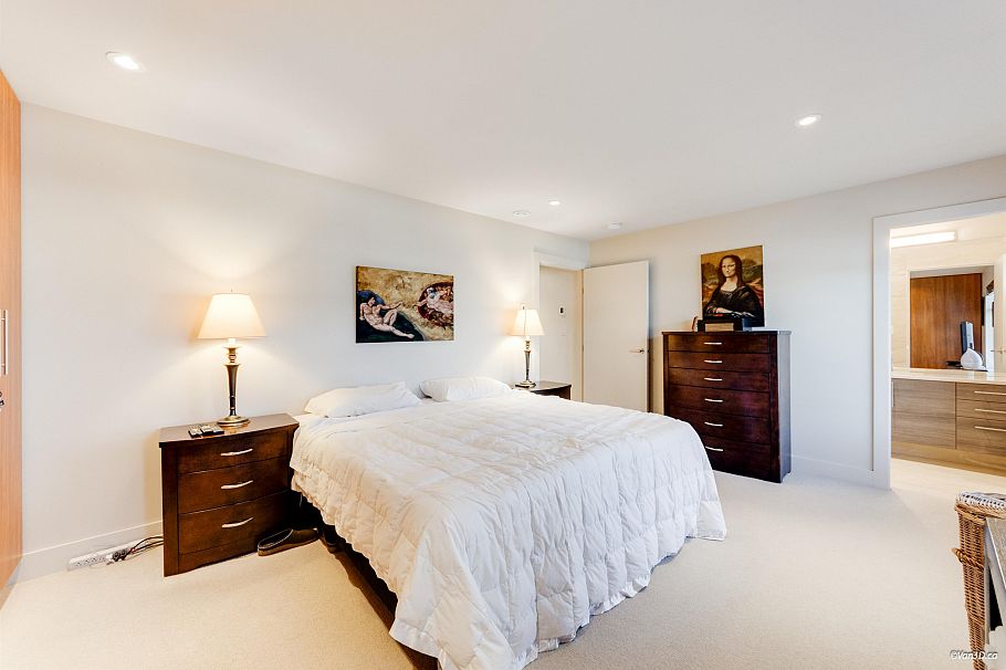 29 415 Esplanade Avenue North Vancouver, BC - 22