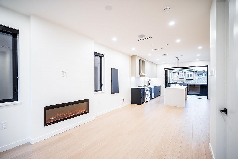 7960 Inverness Street Vancouver, BC - 2