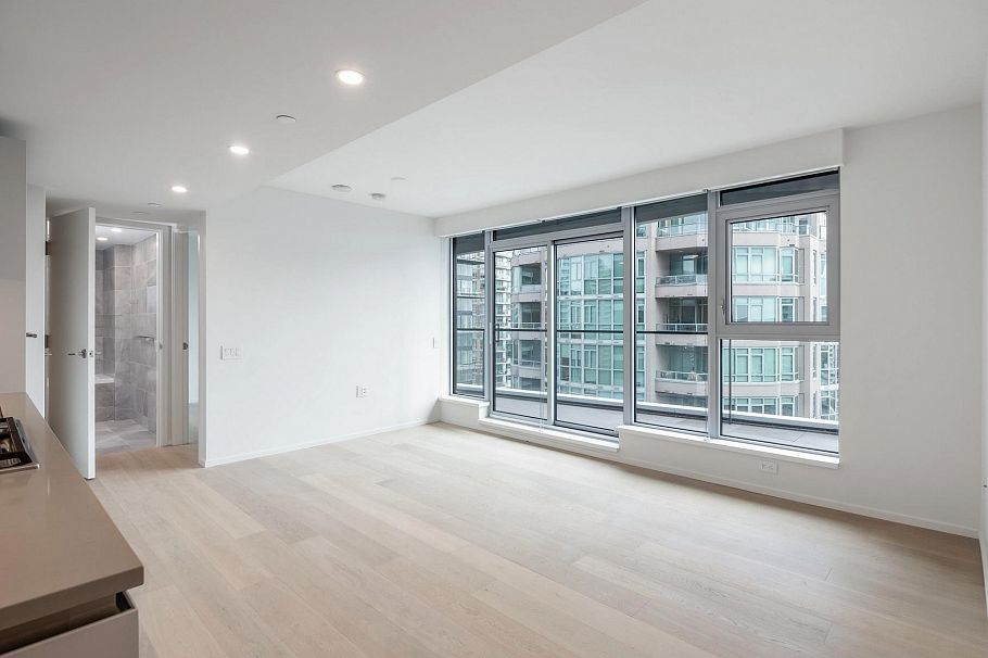 801 889 Pacific Street Vancouver, BC - 5